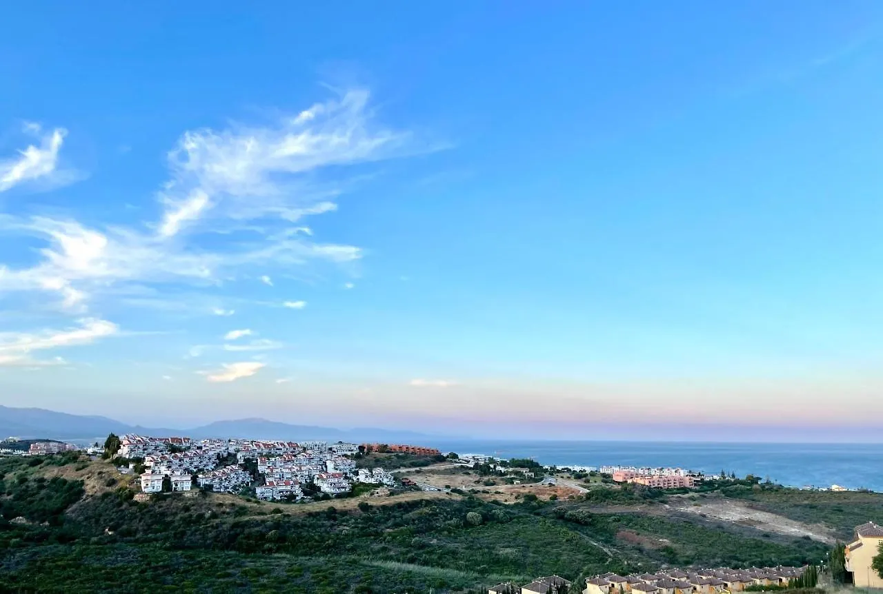 Top Sea View Apartment - 7 Minutes To Sotogrande Castillo de Sabinillas